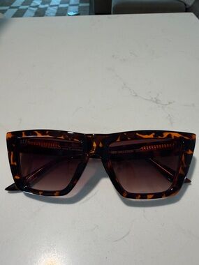 Diff Tortoiseshell Square Frame Sunglasses - Brown